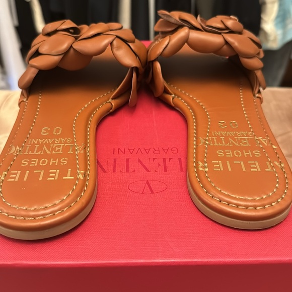 Valentino slides - Picture 6 of 6